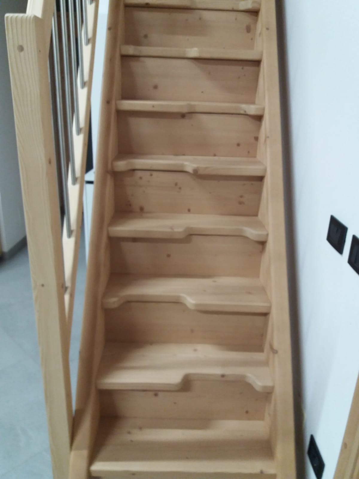 Scala a pedata sfalsata